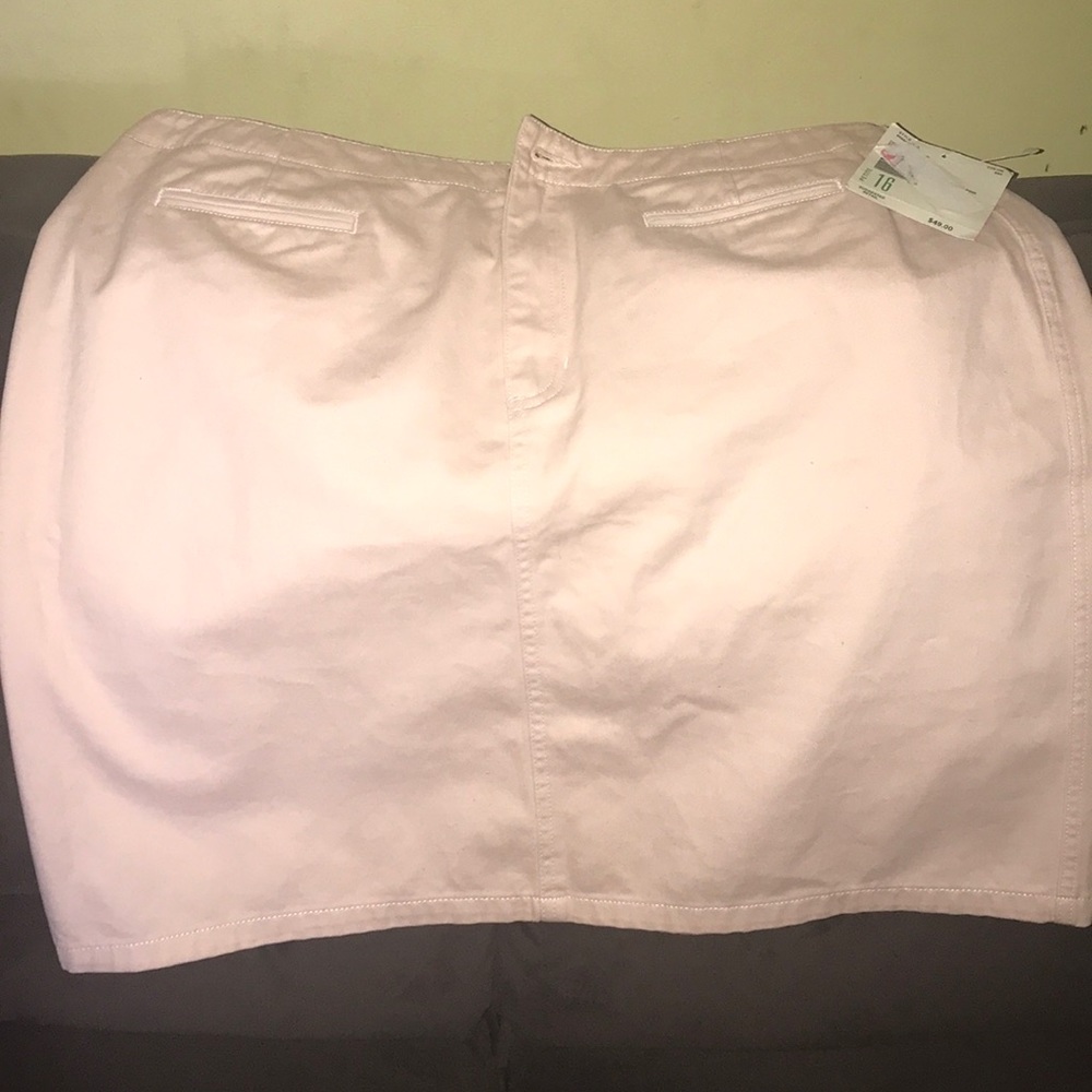 Liz Claiborne Light pink mini skirt.